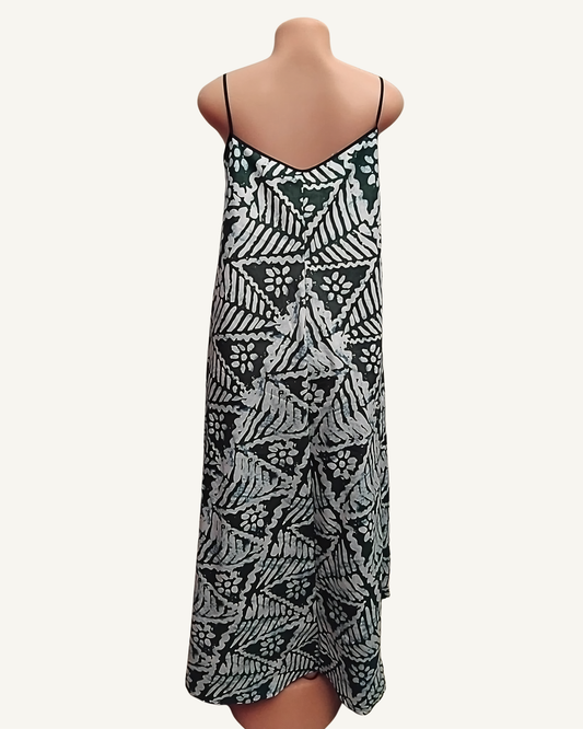 Robe Maxi Batik • Vert forêt & blanc · Bretelles fines · Exemplaire unique