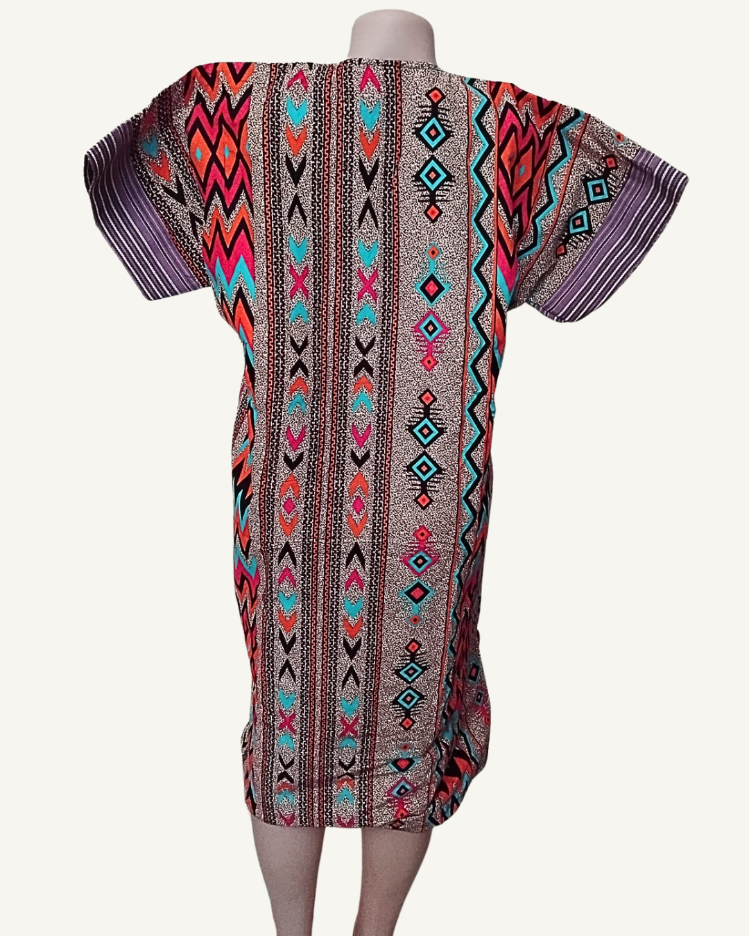 Robe Kaftan Bimatière — Lilas & Imprimé Africain Géométrique Multicolore · Glands · Exemplaire unique