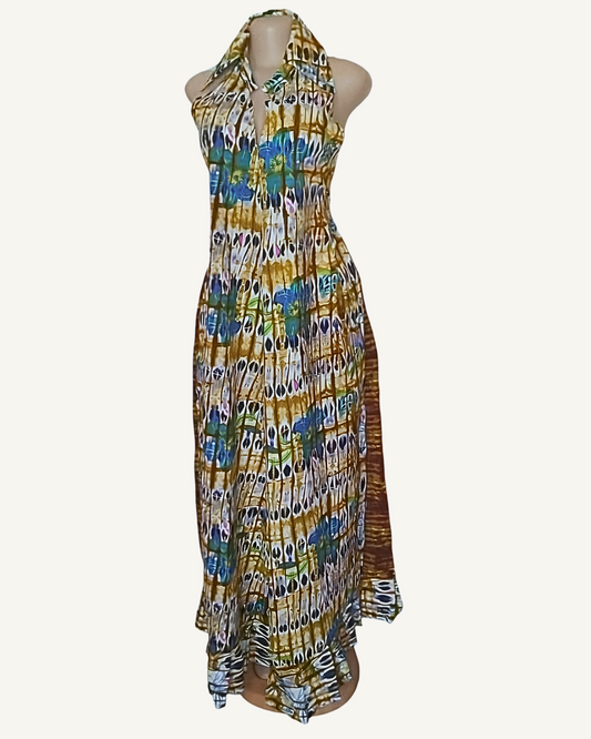 Robe longue batik ocre doré · motifs africains · col halter revers · dos nu · exemplaire unique