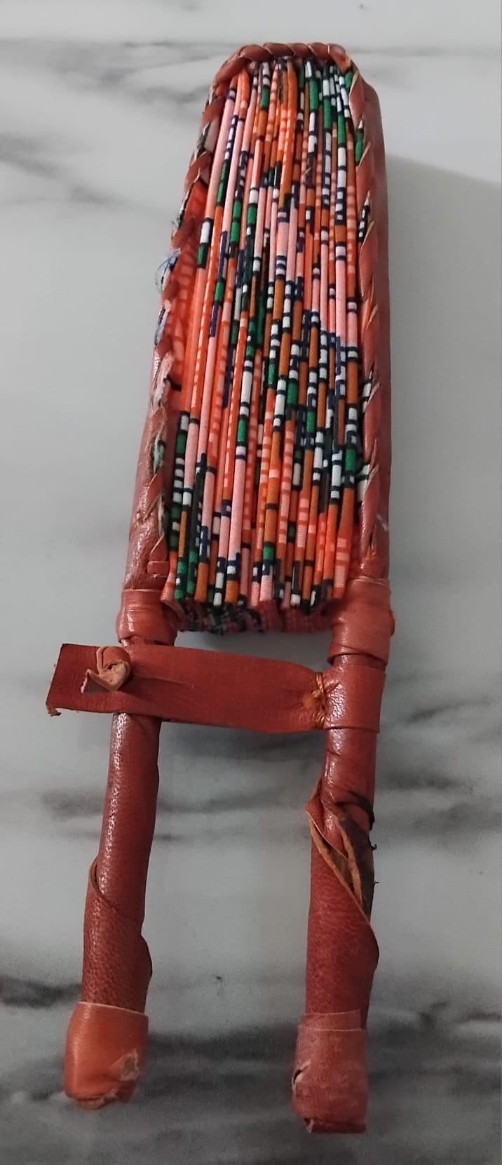 Éventail africain rond · wax artisanal · fait main Côte d'Ivoire · monture similicuir