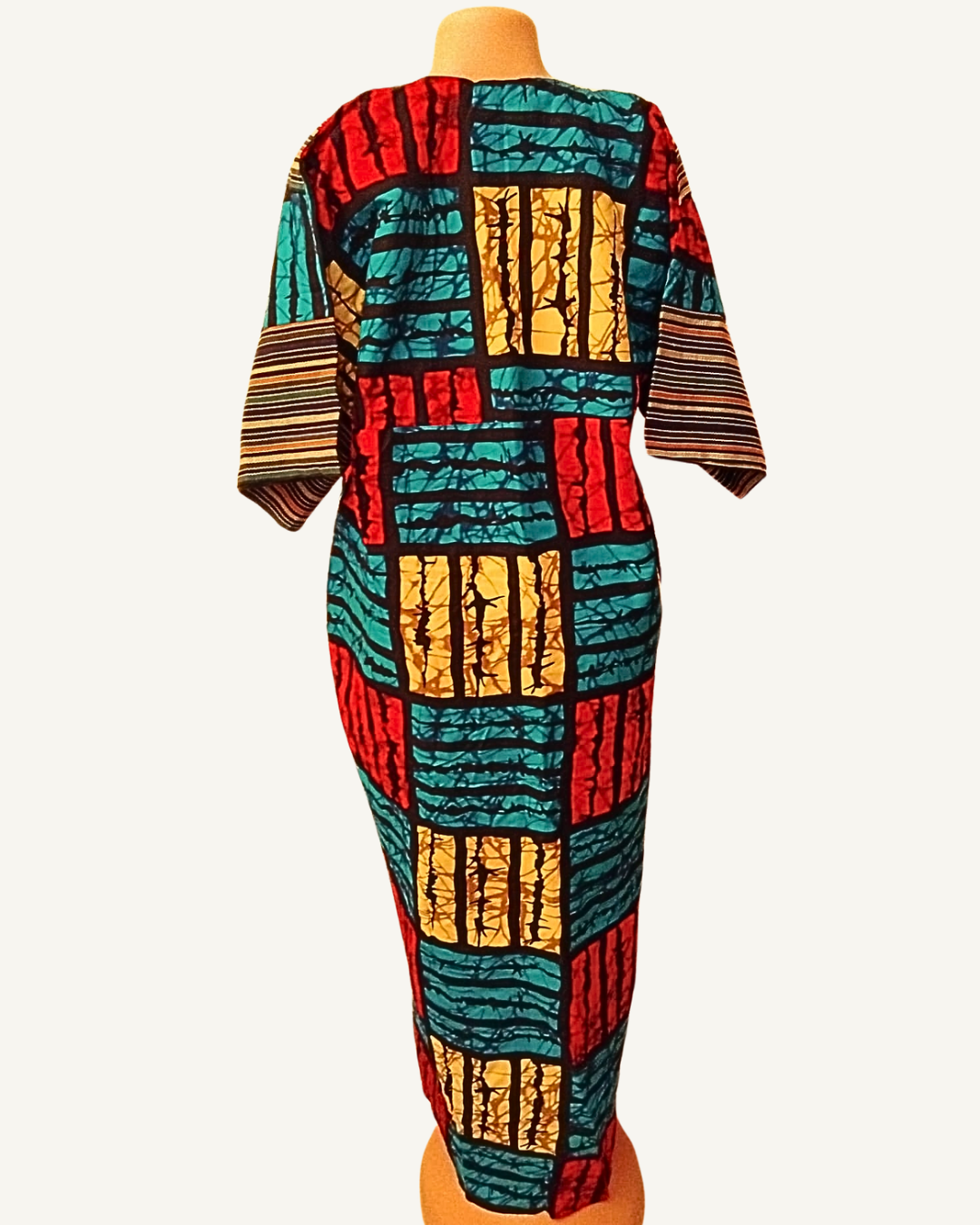 Robe kaftan bimatière batik africain craquelé effet vitrail turquoise rouge doré gland doré poches manches Giwax Boutique