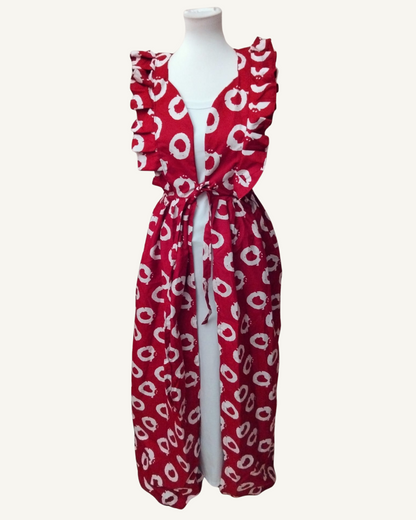 Ensemble 2 pièces kimono adire africain rouge cercles blancs robe blanche coton volants épaules Giwax Boutique