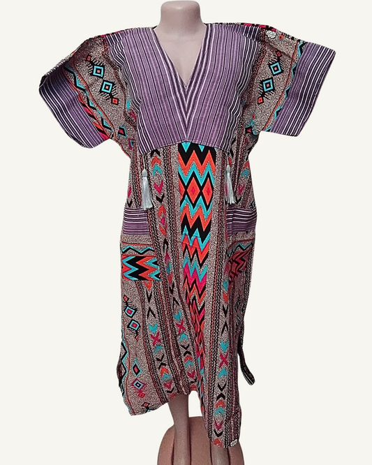 Robe Kaftan Bimatière — Lilas & Imprimé Africain Géométrique Multicolore · Glands · Exemplaire unique