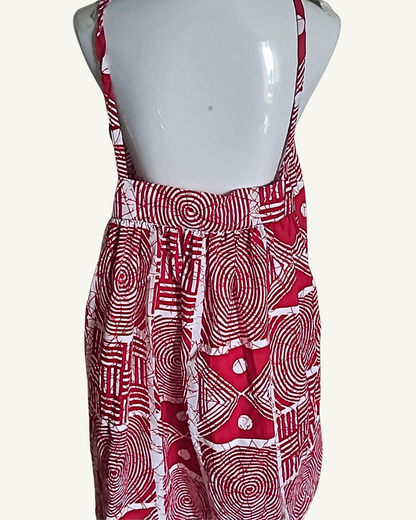 Robe Coton Adire — Rouge & Blanc · Spirales & Symboles · Bretelles Croisées · Exemplaire unique